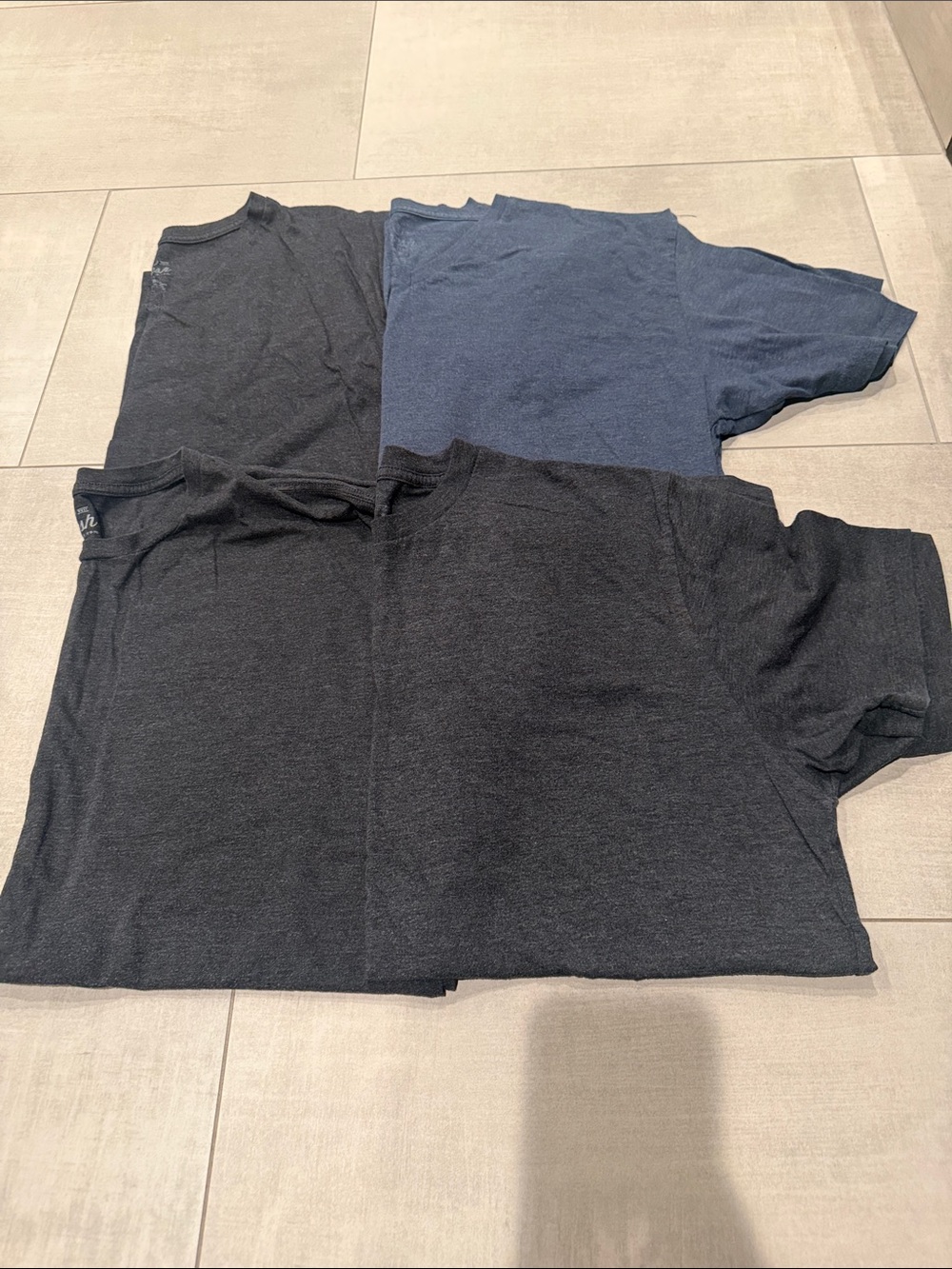 Fresh clean tees size XL Men's Black and Navy Crew Neck T-Shirts - Pack